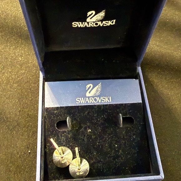 Swarovski Crystal Round Drop Earrings Bella - Picture 2 of 2